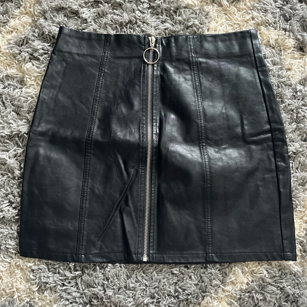 Black Leather Skirt with Zipper Detail